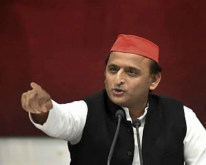 Learn lesson of affection, love from Taj Mahal: Akhilesh to PM