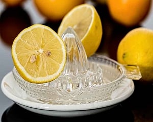 Lemon scent helps you feel thinner, lighter