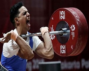 Lifter Ajay Singh creates new Commonwealth record