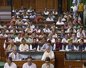 LS nod to bill which criminalises instant triple talaq