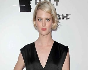 Mackenzie Davis joins Kristen Stewart in 'Happiest Season'