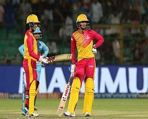 Mandhana lights up Women's T20 Challenge opener