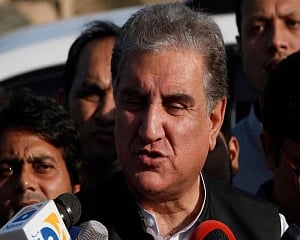 Manmohan Singh to attend Kartarpur Corridor inauguration: Qureshi
