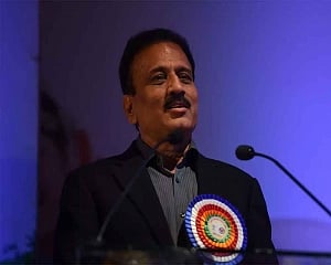 Many MLAs of Congress and NCP in touch with BJP: Mahajan