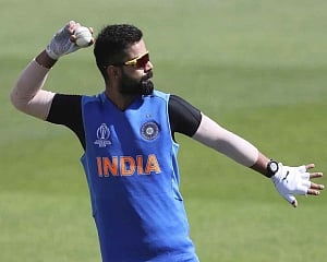 Many Pakistani players want to emulate Virat: Younis