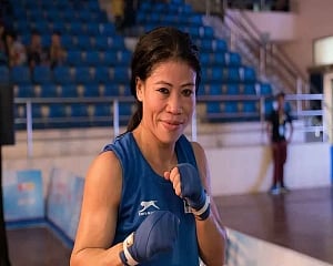Mary Kom beats Zareen to make Indian team for Olympic qualifiers