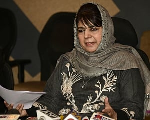 Mehbooba slams Centre over NIA summons to Farooq