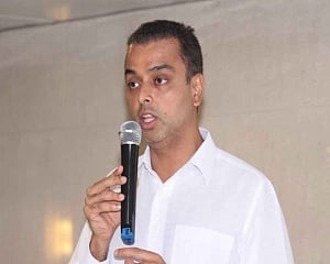 Milind Deora resigns as Mumbai Congress president