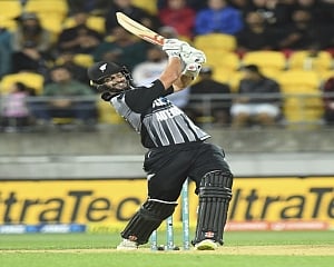 Mitchell's controversial LBW raises new debate on DRS