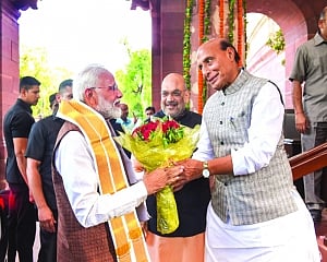 Modi aims to win minorities