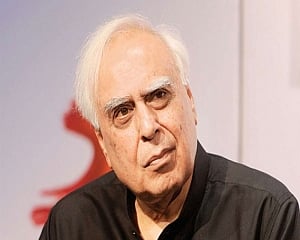 Modi remembering chowkidars after forgetting chaiwalas: Sibal