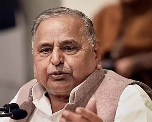 Mulayam admitted to Gurgaon hospital