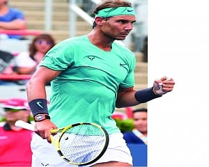 Nadal steps closer to history