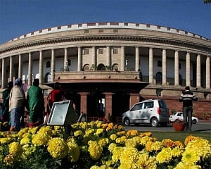NDA's Rafale deal 2.86 pc cheaper than UPA's 2007 offer: CAG