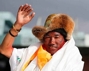 Nepali sherpa scales Mt. Everest for 23rd time; creates world record