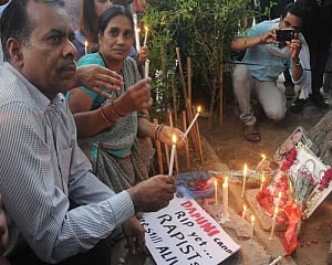 Nirbhaya's parents welcome encounter; Tharoor cautions against extra-judicial killings