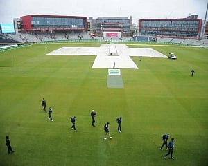 No play before lunch on third day of fourth Ashes Test