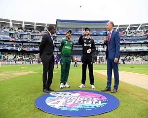 NZ win toss, elect to bat against Pakistan