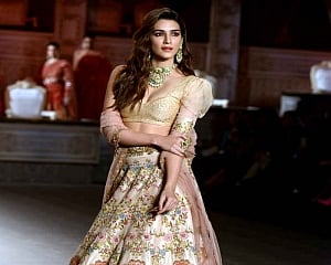 One must experiment irrespective of personal style: Kriti Sanon