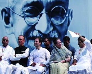 Only Cong has followed path of Bapu, says Sonia