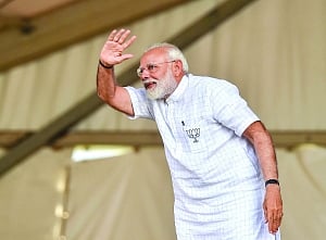 Oust speedbreaker Didi for Bengal progress: PM