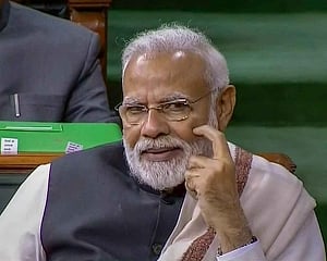 People don't want 'mahamilavat' govt, says PM; slams Cong