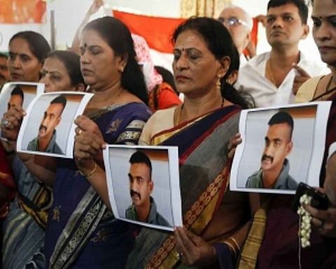 People gather at Attari, await return of captured pilot