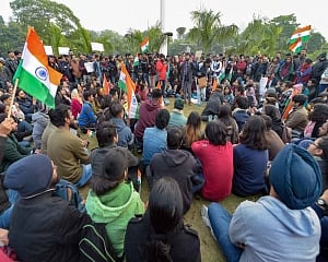 Protests continue in Delhi, Police maintain tight vigil