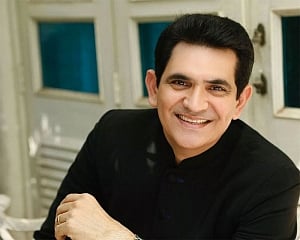 Proud to helm a biopic on Narendra Modi: Omung Kumar