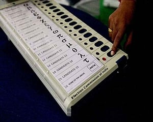 Punjab bypolls: Cong set to win 2, SAD 1