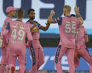 Rahane wins toss, sends CSK in to bat