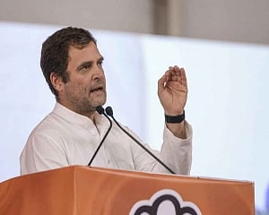 Rahul attacks PM on Rafale; alleges he 'sold' IAF