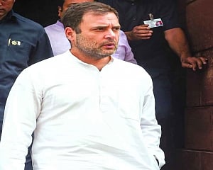 Rahul berates Govt for economic slump