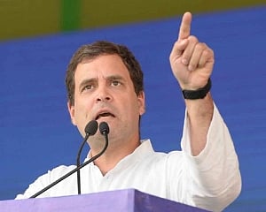 Rahul calls Modi 'prime time minister', says he continued photoshoot hours after Pulwama attack news