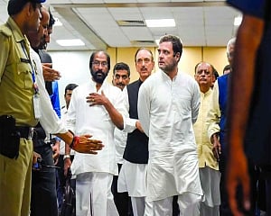 Rahul detained at airport, sent back from Srinagar