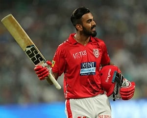 Rahul's 52 guides KXIP to 182-6 against RR in IPL