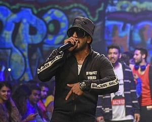 Ranveer Singh raps his way to the runway at LFW Summer/Resort 2019