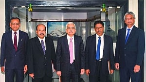 RBI cuts growth forecast to 5%, keeps rate steady