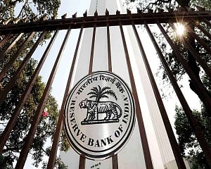 RBI likely cut policy rate on Friday to boost economy