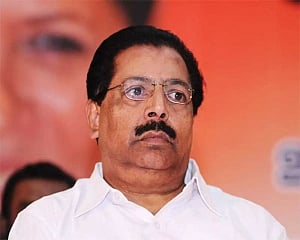 Rift widens in Delhi Cong over demand for Chacko's removal