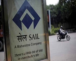 SAIL Q1 net profit dips 81 pc to Rs 103 cr