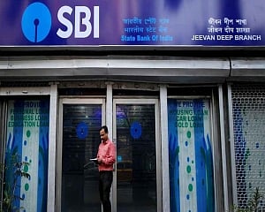 SBI cuts interest rates on fixed deposits up to 0.5%