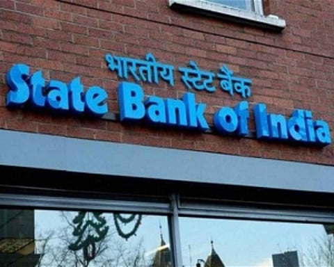 SBI follows smaller peers, cut lending rates by marginal 5 bps