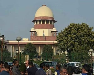 SC seeks Maharashtra govt's response on pleas challenging HC order upholding reservation to Marathas