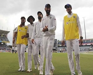 Second day's play called off due to bad light, SA 9/2 in reply to India's 497/9 declared
