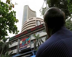 Sensex falls over 700 pts; banking, financial stocks slump