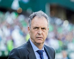 Sevilla's Caparros suffering from leukemia but vows to continue as coach