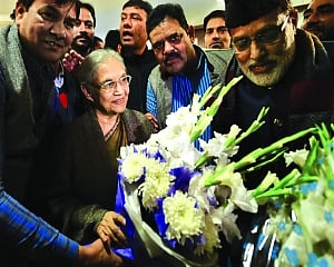 Sheila back to steer Delhi Cong in LS polls