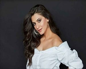 Shivaleeka Oberoi signs her 2nd film ahead of debut