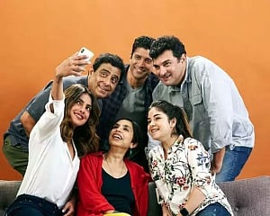 Shooting complete for 'The Sky Is Pink'